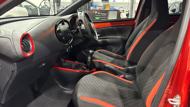 Toyota Aygo X 1.0 VVT-i Edge 5dr Petrol Hatchback